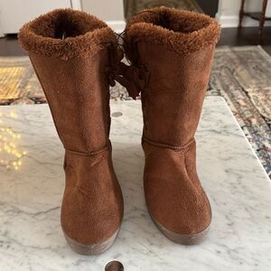 NWT Brown Gina hugs like boots with ribbon like lace on side.